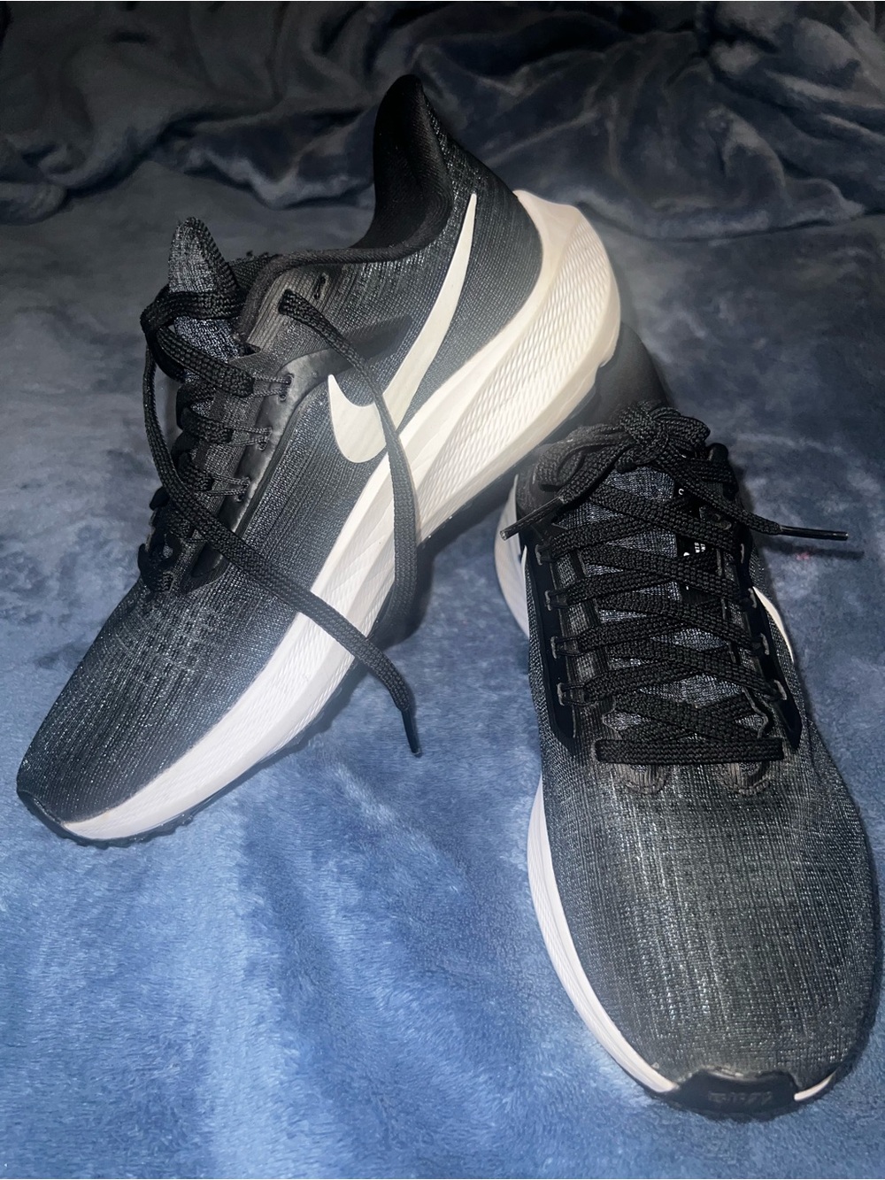Nike Men’s Black and White Athletic Running Shoes